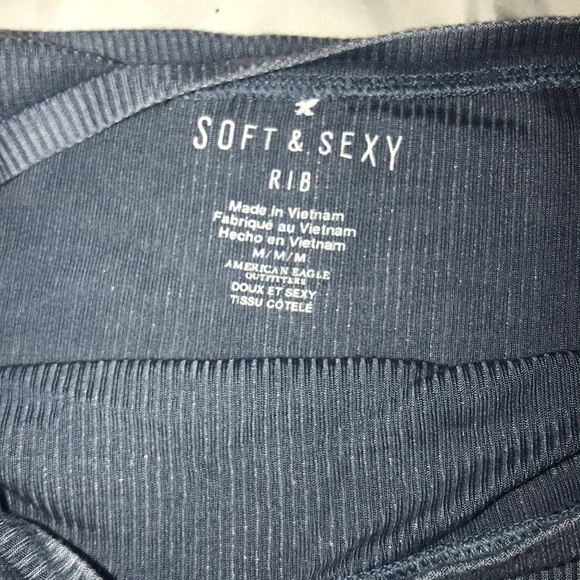 American Eagle medium crop top - Picture 2 of 2